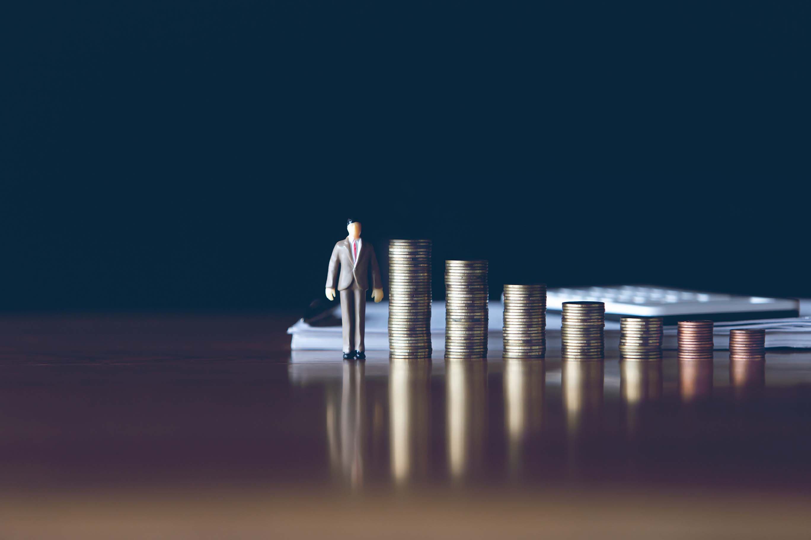 Como minimizar os riscos cambiais ao negociar com fornecedores ou clientes internacionais?